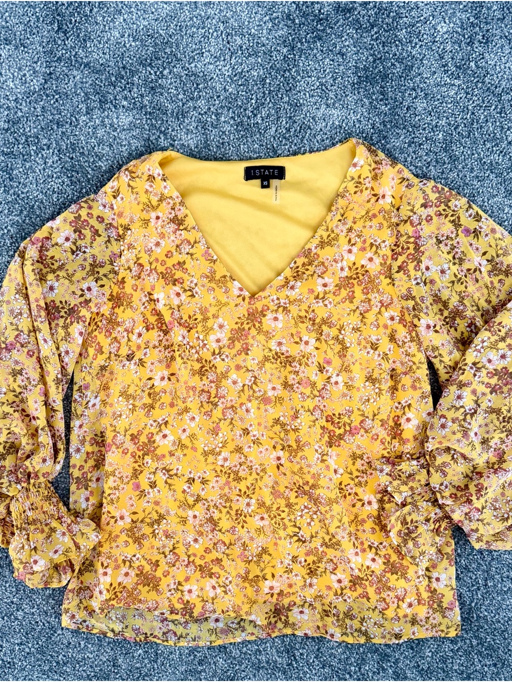 1 STATE Yellow Floral V-Neck Puff Sleeve Top
